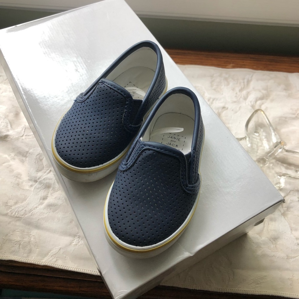 Infant Navy Sneakers 🔷 - Picture 1 of 4